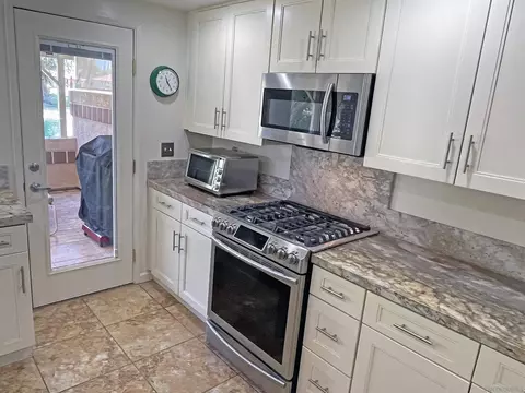 Kitchen - 49221 Douglas St, Indio, CA 92201 photo 3 of 4