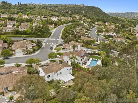 View/Area - 2318 Longfellow Rd, Carlsbad, CA 92008 photo 4 of 7