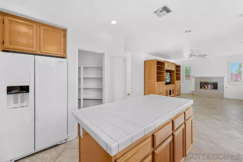 Kitchen - 2318 Longfellow Rd, Carlsbad, CA 92008 photo 4 of 5