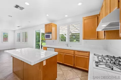 Kitchen - 2318 Longfellow Rd, Carlsbad, CA 92008 photo 3 of 5