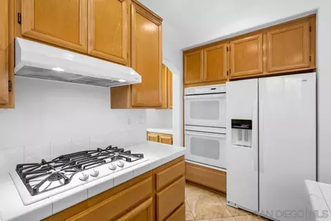 Kitchen - 2318 Longfellow Rd, Carlsbad, CA 92008 photo 5 of 5