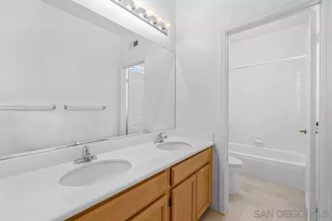 Bath - 2318 Longfellow Rd, Carlsbad, CA 92008 photo 2 of 5