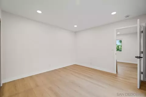 Bedroom - 16206 Rostrata Hill Rd, Poway, CA 92064 photo 4 of 9