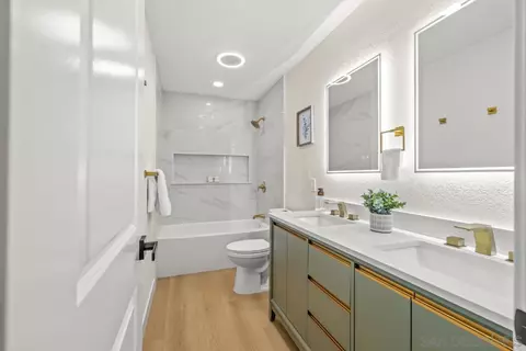 Bath - 16206 Rostrata Hill Rd, Poway, CA 92064 photo 1 of 6