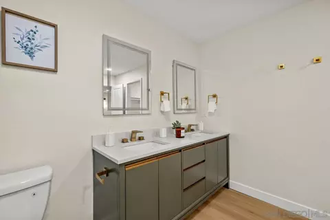 Bath - 16206 Rostrata Hill Rd, Poway, CA 92064 photo 5 of 6