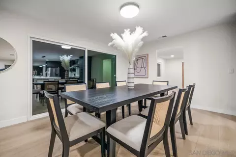 Dining - 16206 Rostrata Hill Rd, Poway, CA 92064 photo 4 of 4