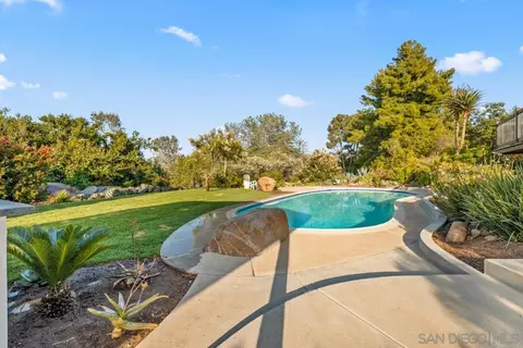 Exterior - 16206 Rostrata Hill Rd, Poway, CA 92064 photo 2 of 17