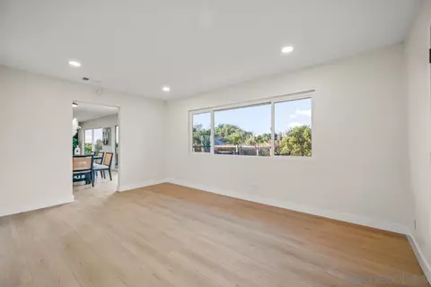 Living - 16206 Rostrata Hill Rd, Poway, CA 92064 photo 3 of 8