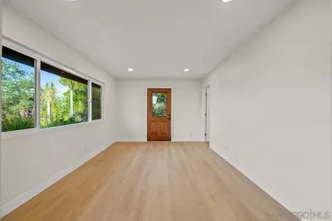 Living - 16206 Rostrata Hill Rd, Poway, CA 92064 photo 4 of 8