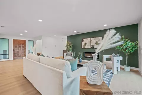 Living - 16206 Rostrata Hill Rd, Poway, CA 92064 photo 1 of 8