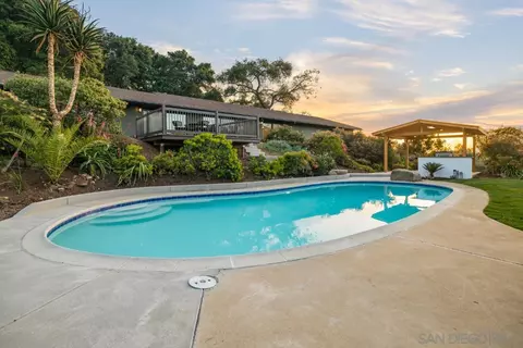 Exterior - 16206 Rostrata Hill Rd, Poway, CA 92064 photo 12 of 17