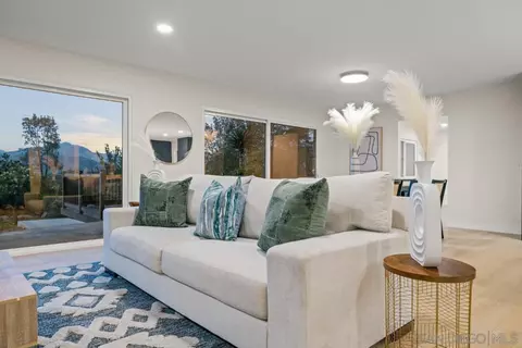 Living - 16206 Rostrata Hill Rd, Poway, CA 92064 photo 5 of 8