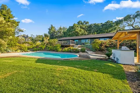 Exterior - 16206 Rostrata Hill Rd, Poway, CA 92064 photo 3 of 17