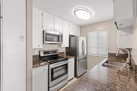 Kitchen - 429 Verde Ridge Ct, Spring Valley, CA 91977 photo 2 of 2
