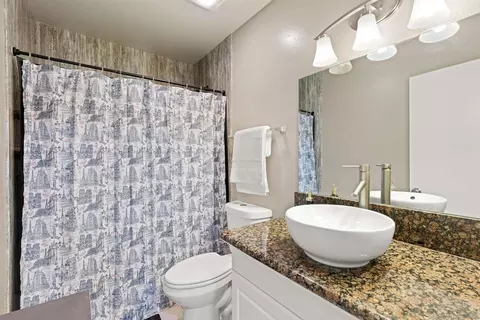 Bath - 429 Verde Ridge Ct, Spring Valley, CA 91977 photo 1 of 1