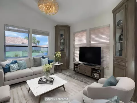 Living - 700 Bahama Dr, Hemet, CA 92543 photo 5 of 8