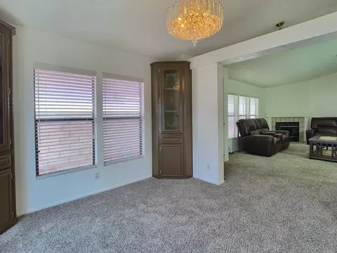 Living - 700 Bahama Dr, Hemet, CA 92543 photo 7 of 8