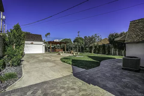 Exterior - 7721 Ivanhoe Ave E, La Jolla, CA 92037 photo 2 of 17