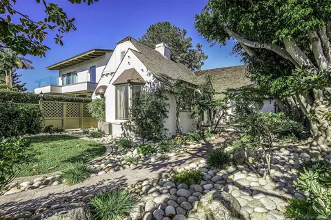 Exterior - 7721 Ivanhoe Ave E, La Jolla, CA 92037 photo 3 of 17