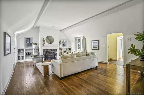 Living - 7721 Ivanhoe Ave E, La Jolla, CA 92037 photo 1 of 4