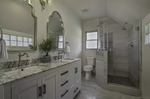 Bath - 7721 Ivanhoe Ave E, La Jolla, CA 92037 photo 1 of 3