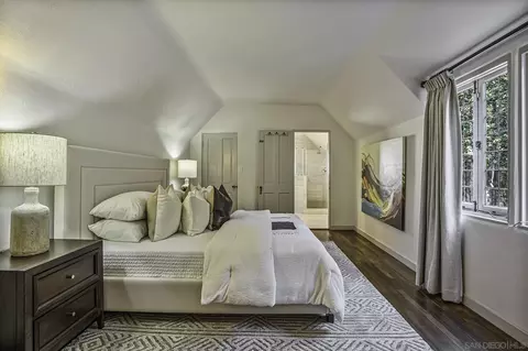 Bedroom - 7721 Ivanhoe Ave E, La Jolla, CA 92037 photo 3 of 4