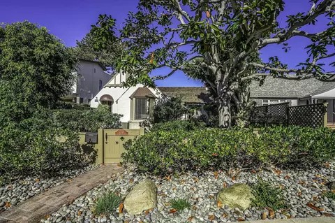 Exterior - 7721 Ivanhoe Ave E, La Jolla, CA 92037 photo 5 of 17