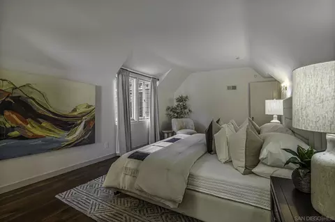 Bedroom - 7721 Ivanhoe Ave E, La Jolla, CA 92037 photo 2 of 4