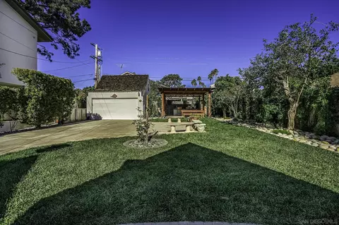 Exterior - 7721 Ivanhoe Ave E, La Jolla, CA 92037 photo 6 of 17