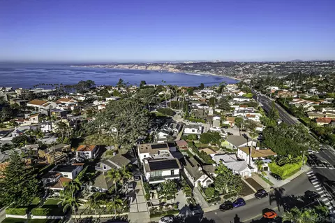 View/Area - 7721 Ivanhoe Ave E, La Jolla, CA 92037 photo 6 of 6