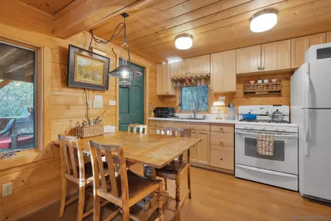 Kitchen - 964 Chapin Dr, Julian, CA 92036 photo 1 of 3