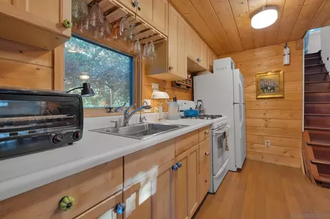 Kitchen - 964 Chapin Dr, Julian, CA 92036 photo 2 of 3