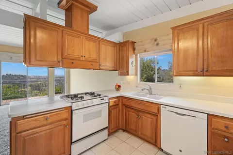 Kitchen - 3626 Hartzel Dr, Spring Valley, CA 91977 photo 2 of 4