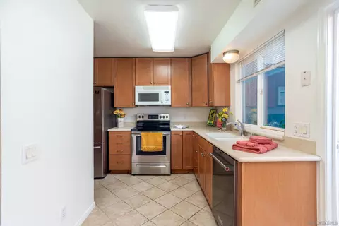 9445 Carlton Oaks Dr #D, Santee, CA 92071 photo 18