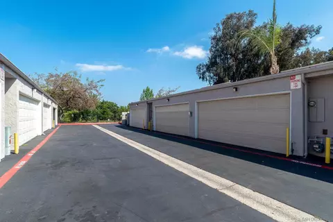 9445 Carlton Oaks Dr #D, Santee, CA 92071 photo 21