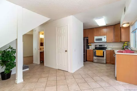9445 Carlton Oaks Dr #D, Santee, CA 92071 photo 16