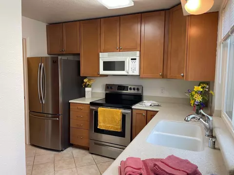 9445 Carlton Oaks Dr #D, Santee, CA 92071 photo 12