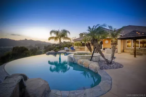 25678 Rue De Lac, Escondido, CA 92026