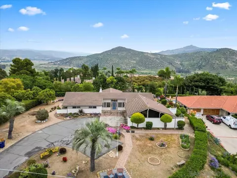 3330 Apostol Rd, Escondido, CA 92025