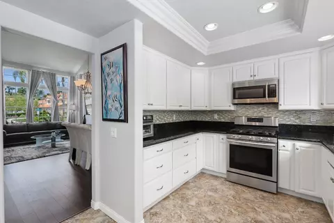 Kitchen - 1769 Willowhaven Rd, Encinitas, CA 92024 photo 2 of 2