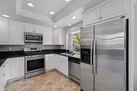 Kitchen - 1769 Willowhaven Rd, Encinitas, CA 92024 photo 1 of 2