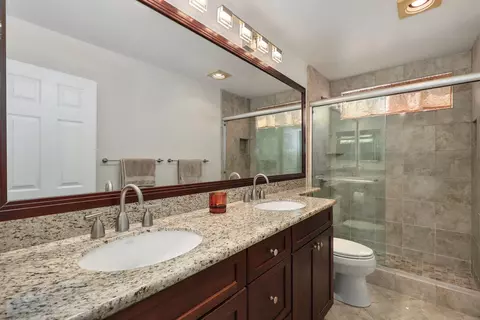Bath - 1769 Willowhaven Rd, Encinitas, CA 92024 photo 4 of 5