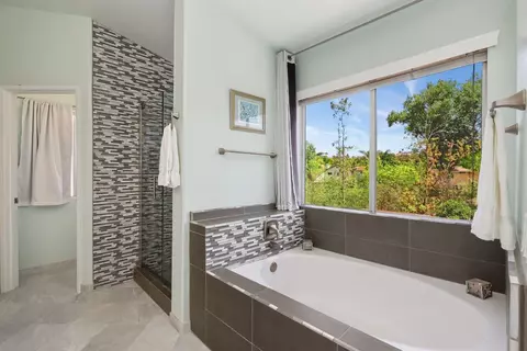 Bath - 1769 Willowhaven Rd, Encinitas, CA 92024 photo 1 of 5