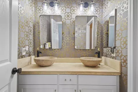 Bath - 1622 Coolsprings Ct, Chula Vista, CA 91913 photo 4 of 4