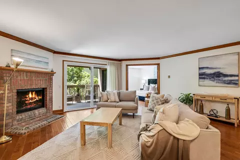 8850 Villa La Jolla #207, La Jolla, CA 92037