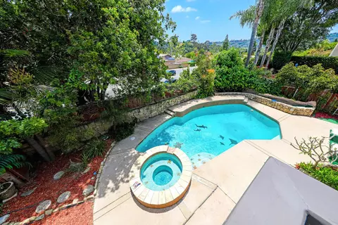 Exterior - 2607 Jacaranda Ave, Carlsbad, CA 92009 photo 5 of 6