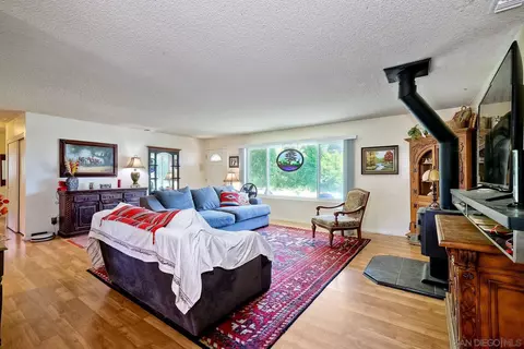 1727 Elm St, Ramona, CA 92065 photo 4