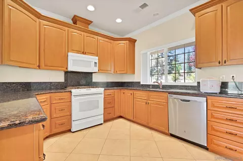 1736 Olive St, Ramona, CA 92065 photo 2