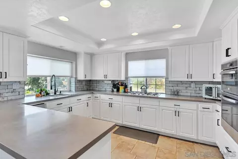 1990 Quiet Ranch Rd, Fallbrook, CA 92028 photo 12