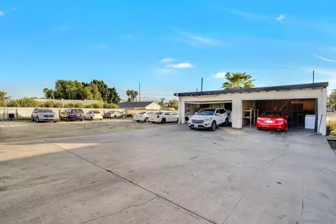 Exterior - 10260 Cook Ave, Riverside, CA 92503 photo 4 of 9